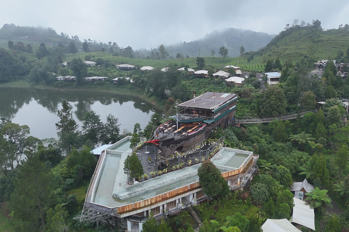 Phinisi Resto